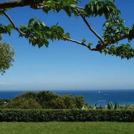 ヴィラ Pierre Jean 1823 サント・マキシム