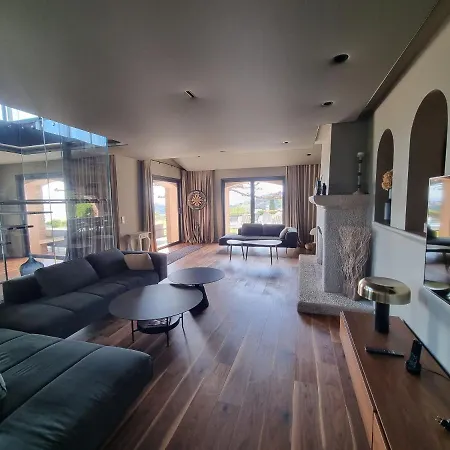 ヴィラ Pierre Jean 1823 サント・マキシム